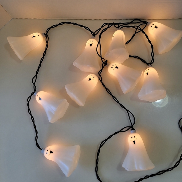 NWOT Halloween Ghost Lights 6 ft long string of lights - Picture 3 of 7